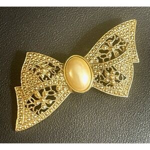 Vintage Filigree Bow Brooch Gold Tone Faux Pearl Floral Statement Jewelry
